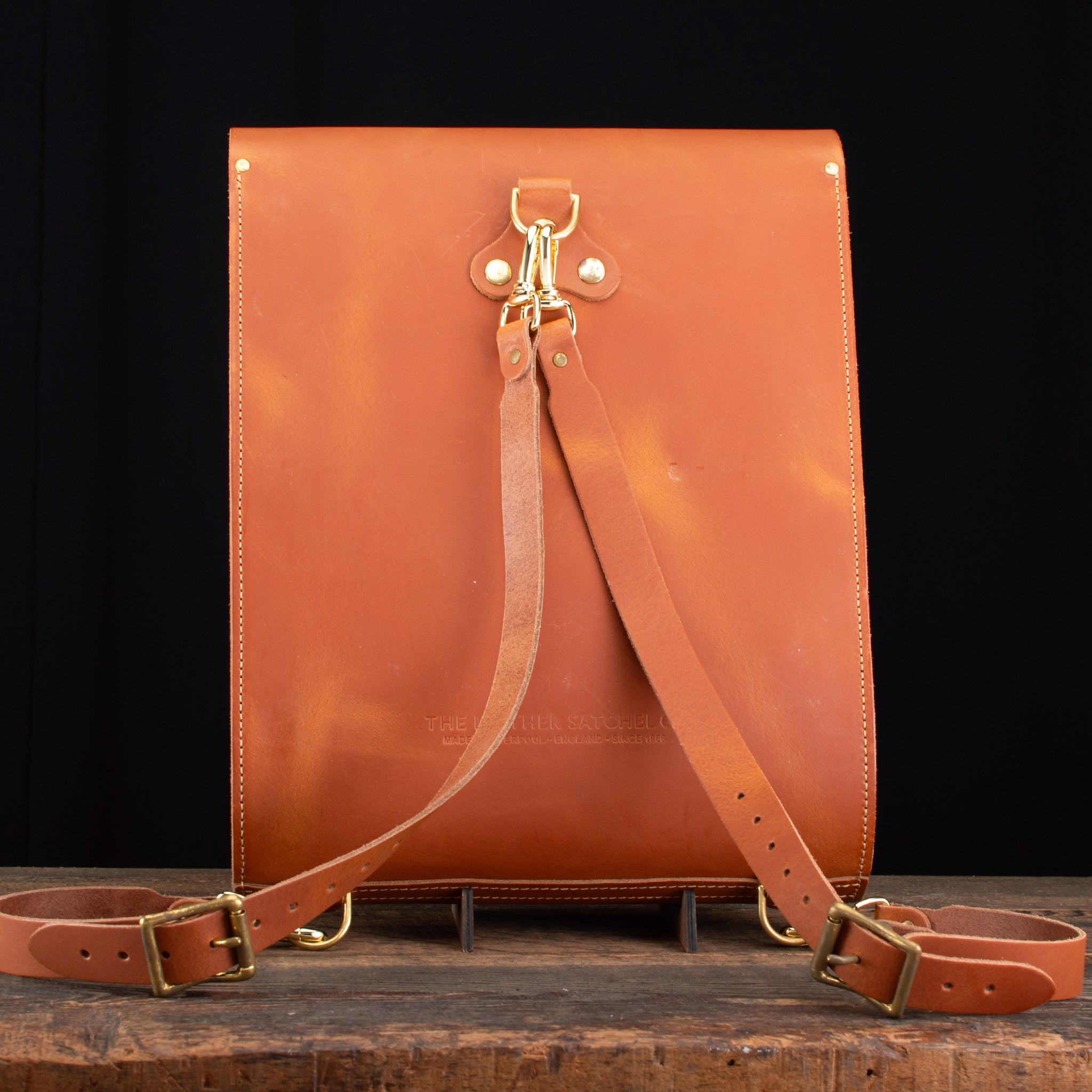 Medium Windsor Backpack in Distressed Bowthorpe Oak