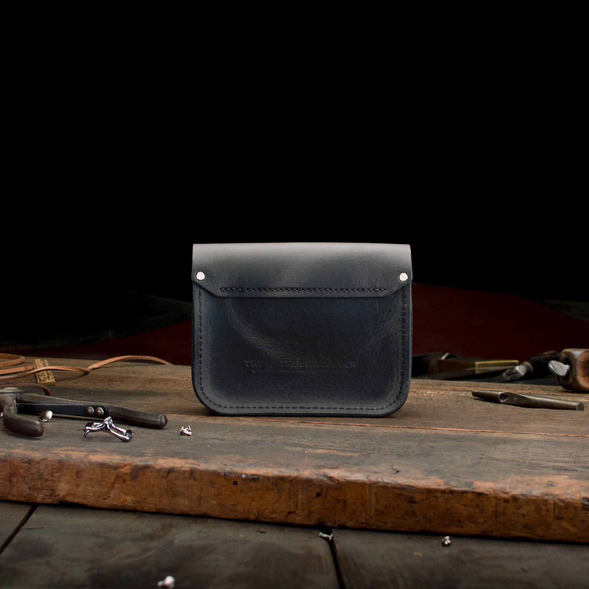 7-inch Hipster, Leather Crossbody, pre-loved and nearly perfect collection