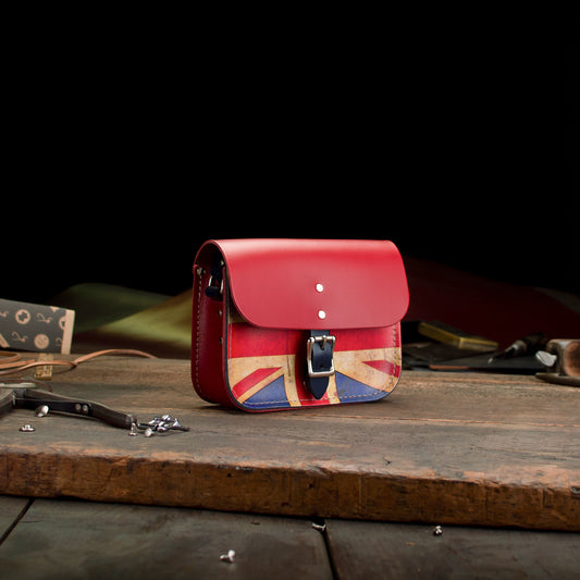 7-inch Hipster, Leather Crossbody, pre-loved and nearly perfect collection