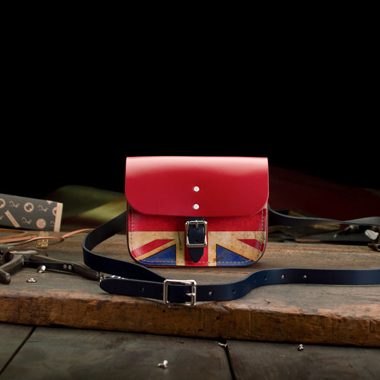 7-inch Hipster, Leather Crossbody, pre-loved and nearly perfect collection