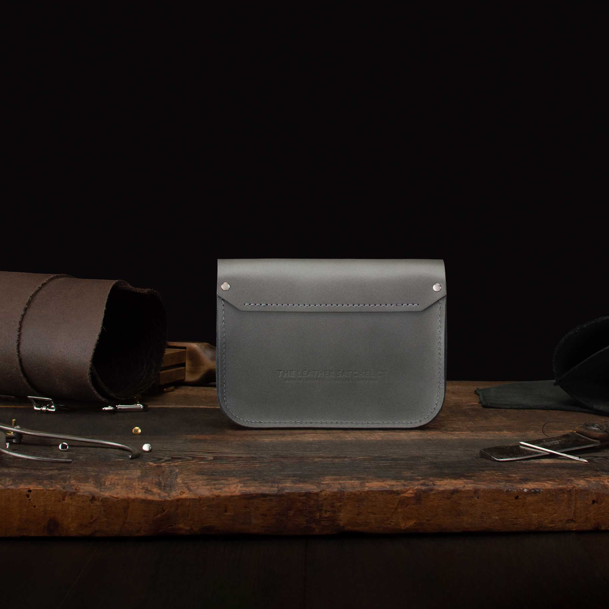 7-inch Hipster, Leather Crossbody, pre-loved and nearly perfect collection